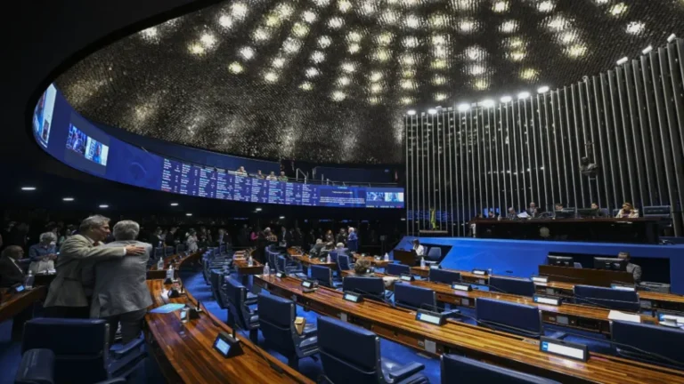 Senado aprova criação de novos cargos no Executivo com impacto de bilhões
