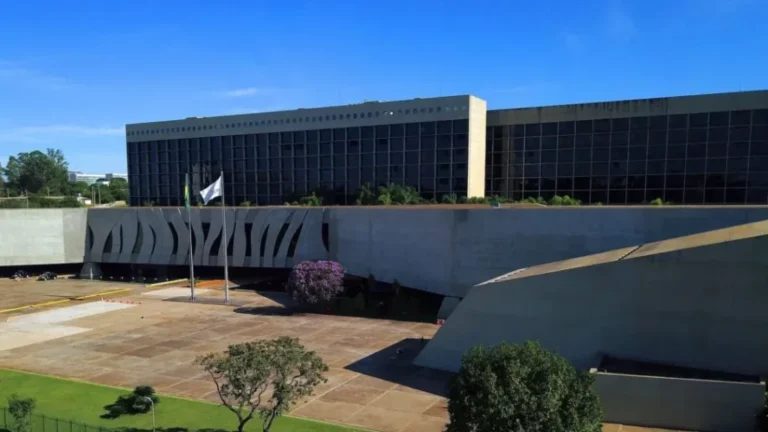Corte define nova presidência nesta terça-feira